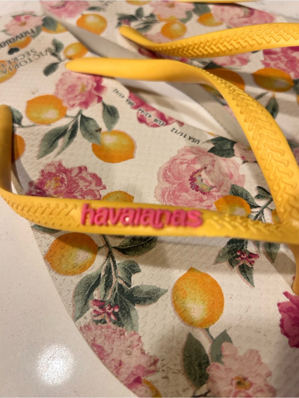 Havaianas Yellow Strap Floral Lemon Print Sandals - Picture 2 of 3